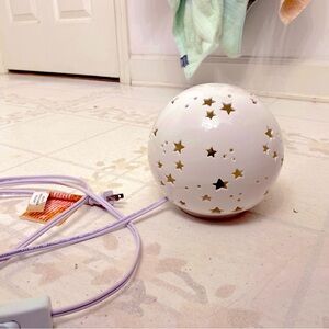 Star projecting lamp for kids room